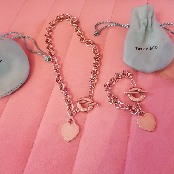 ** SOLD ** TIFFANY & CO Vintage Toggle Heart Tag Necklace and Bracelet Set 🩷 - Picture 2 of 6